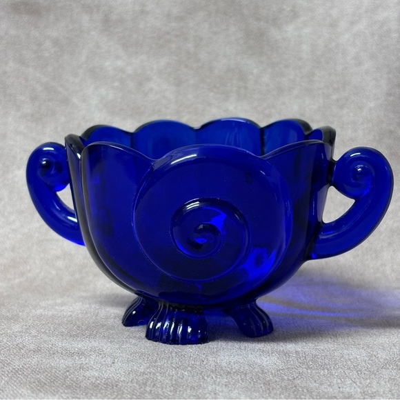 Cobalt Cambridge Glass Sea Shell Sugar Bowl Summit Reproduction - Picture 3 of 7